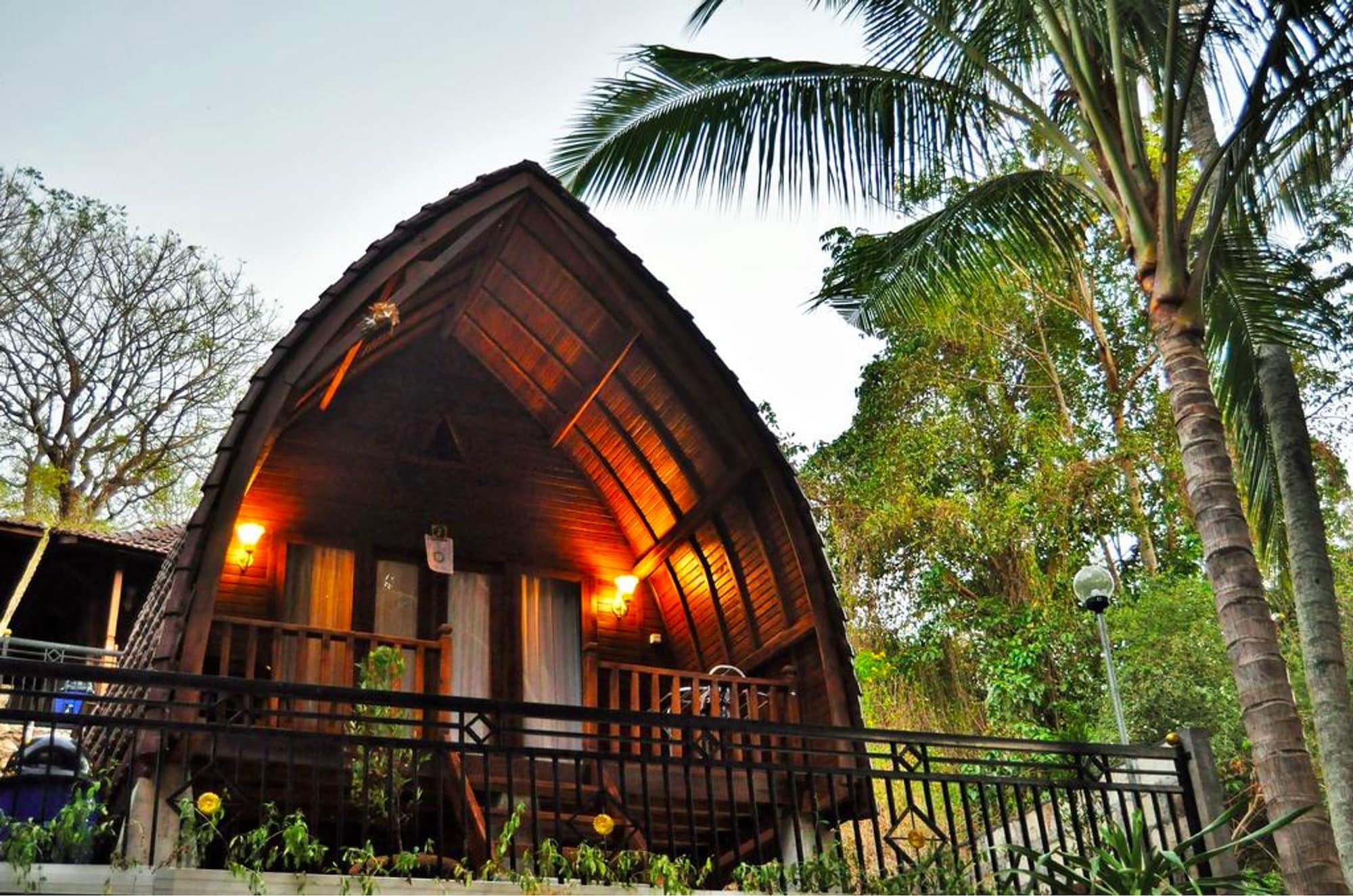 Coconut Hill Cottage Batununggul Kültér fotó
